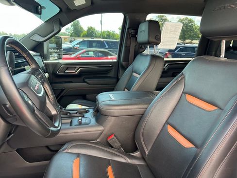 Used 2024 GMC Sierra 2500 AT4 w/ AT4 Preferred Package AWD/4WD image 11