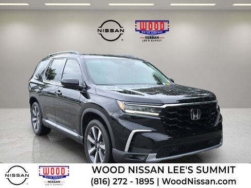 Used 2025 Honda Pilot Touring image 1
