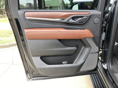 Used 2023 GMC Yukon XL Denali Ultimate AWD/4WD image 19