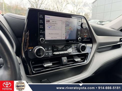 Used 2020 Toyota Highlander XLE image 20