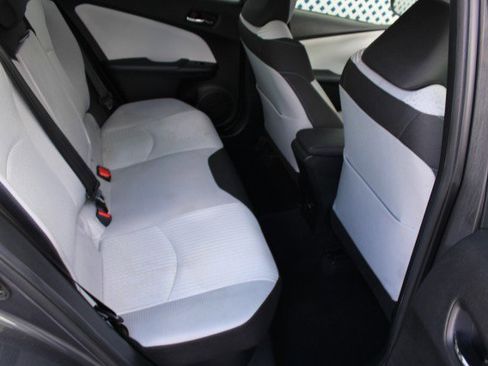 Used 2016 Toyota Prius Three image 14