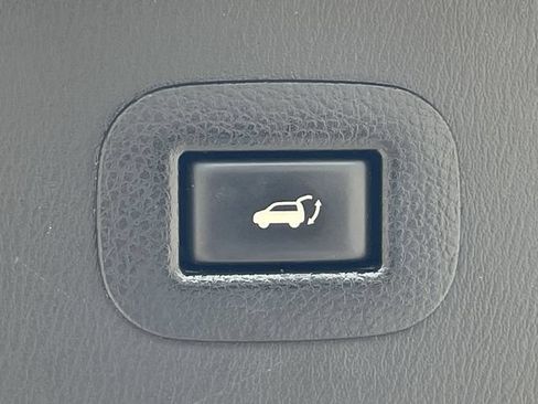 Used 2017 Nissan Armada Platinum w/ Captain Seat Package RWD image 32
