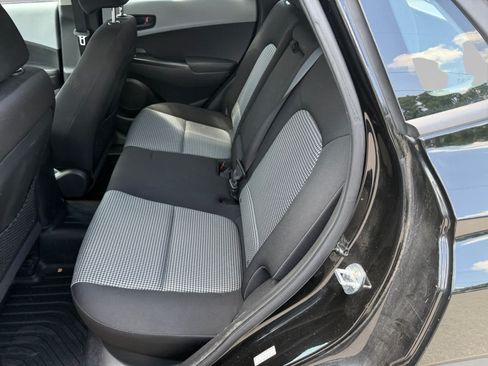 Used 2018 Hyundai Kona SE FWD image 12