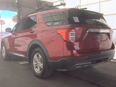 Used 2021 Ford Explorer XLT w/ Equipment Group 202A RWD image 5