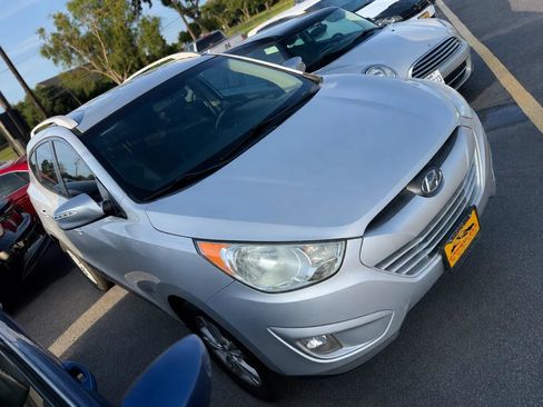 Used 2013 Hyundai Tucson GLS FWD image 2