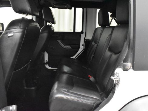 Used 2014 Jeep Wrangler Unlimited Sport image 4