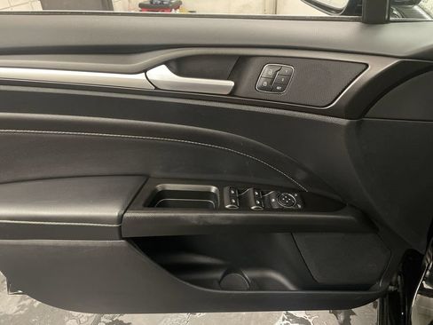 Used 2017 Ford Fusion Titanium AWD/4WD image 17