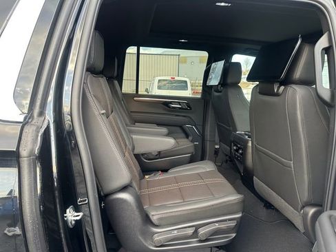 New 2026 Chevrolet Suburban High Country image 10