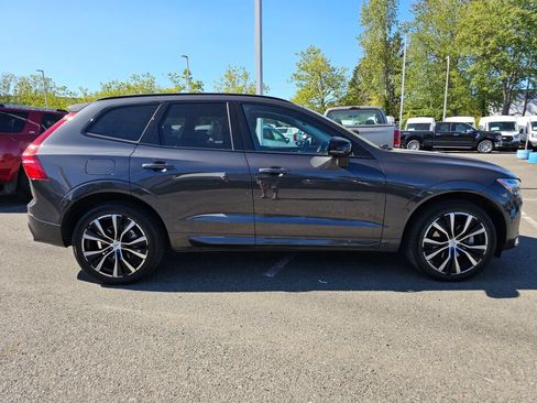 Used 2023 Volvo XC60 B5 Plus w/ Climate Package AWD/4WD image 4