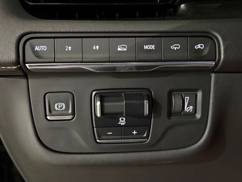 Certified 2023 Cadillac Escalade Premium Luxury w/ Performance Package AWD/4WD image 16