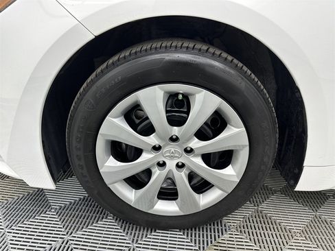 Used 2023 Toyota Corolla LE image 11