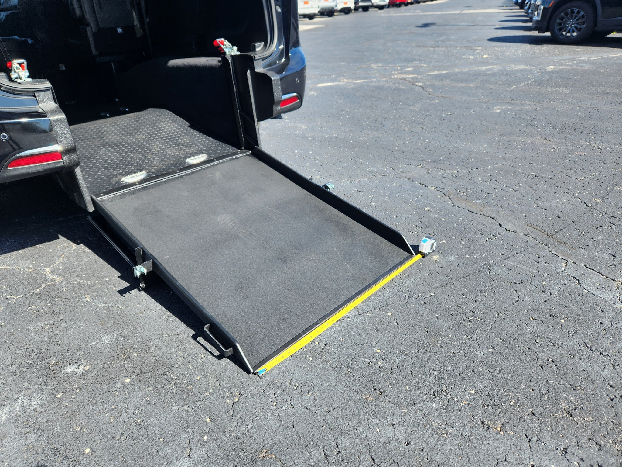 Used 2026 Chrysler Pacifica Select FWD image 12