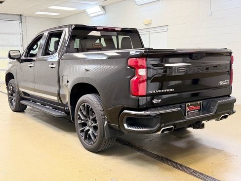 Used 2024 Chevrolet Silverado 1500 High Country w/ High Country Premium Package AWD/4WD image 10