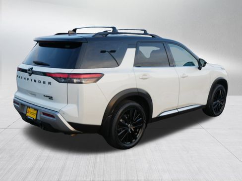Used 2023 Nissan Pathfinder Platinum image 7