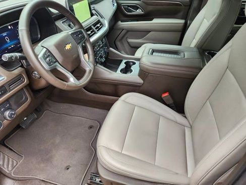 Used 2023 Chevrolet Tahoe LT w/ Luxury Package image 4