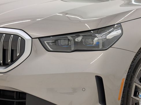 Certified 2026 BMW 530i w/ Premium Package image 11