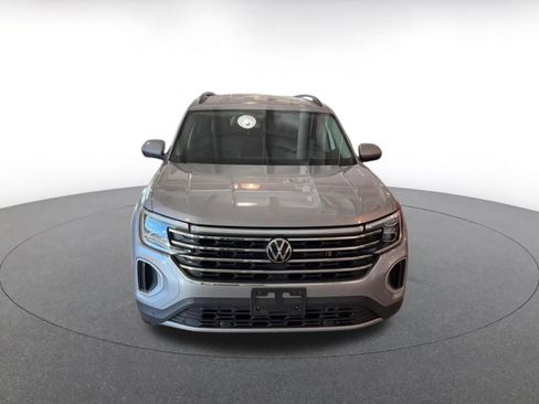 Used 2025 Volkswagen Atlas SE image 4