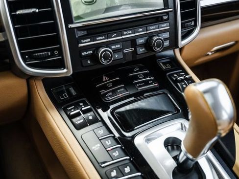 Used 2014 Porsche Cayenne S AWD/4WD image 19