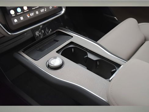 Used 2025 Volvo EX90 Ultra image 37