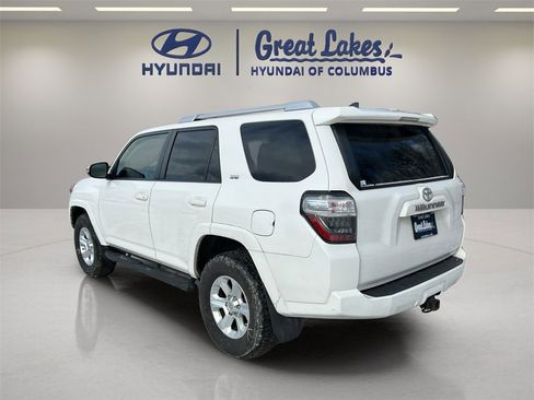 Used 2018 Toyota 4Runner SR5 Premium image 3