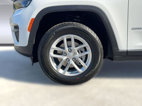 New 2025 Jeep Grand Cherokee Laredo w/ Luxury Tech Group I image 10