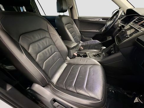 Used 2018 Volkswagen Tiguan SEL Premium FWD image 15