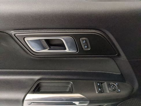 Used 2019 Ford Mustang Coupe image 13