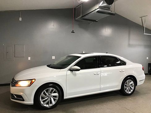 Used 2018 Volkswagen Passat 2.0T SE FWD image 7
