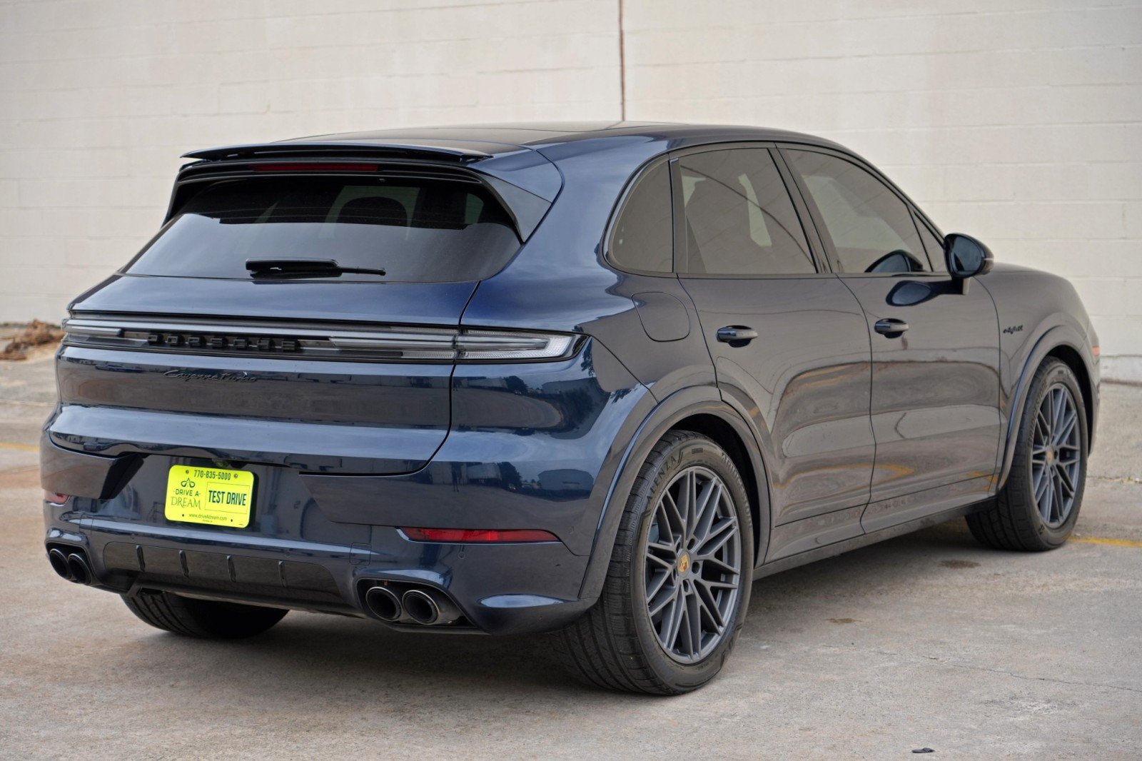 Used 2024 Porsche Cayenne Turbo AWD/4WD image 58