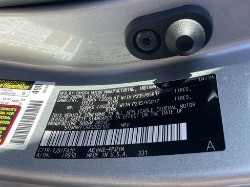 Used 2024 Toyota Sienna LE image 9