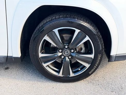 Used 2022 Lexus UX 200 w/ Premium Package FWD image 21