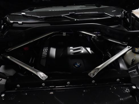 Used 2024 BMW X7 xDrive40i w/ Executive Package image 34