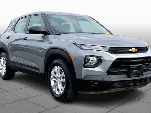 Used 2023 Chevrolet TrailBlazer LS image 2