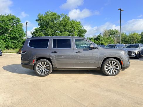 Used 2022 Jeep Grand Wagoneer Series II AWD/4WD image 6