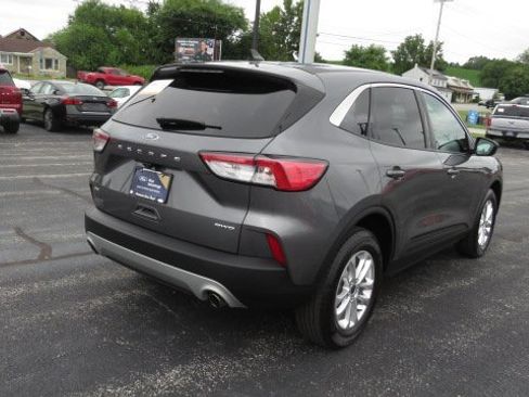 Certified 2022 Ford Escape SE w/ Cold Weather Package image 7