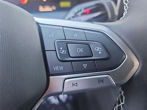 New 2026 Volkswagen Tiguan SE image 16