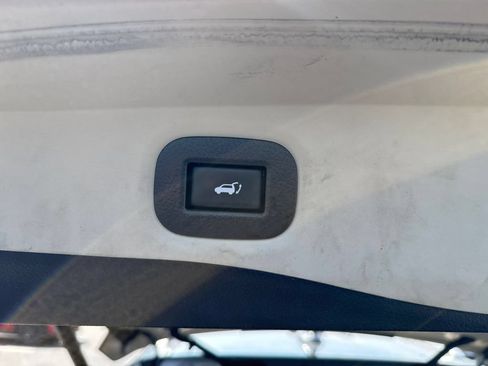 Used 2019 Nissan Rogue SV AWD/4WD image 29