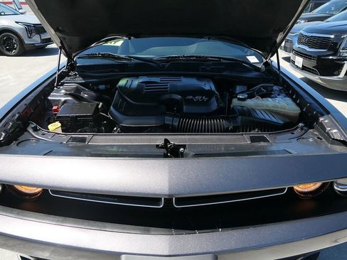 Used 2022 Dodge Challenger SXT RWD image 25