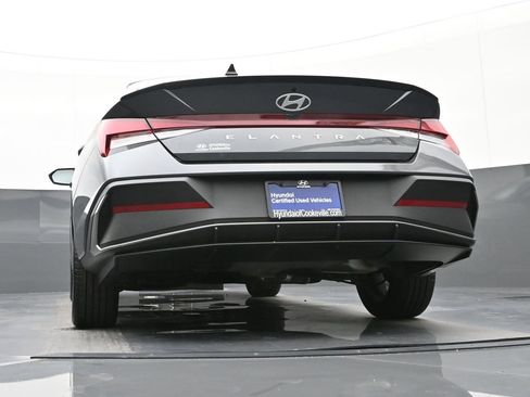 Certified 2025 Hyundai Elantra Sport image 37