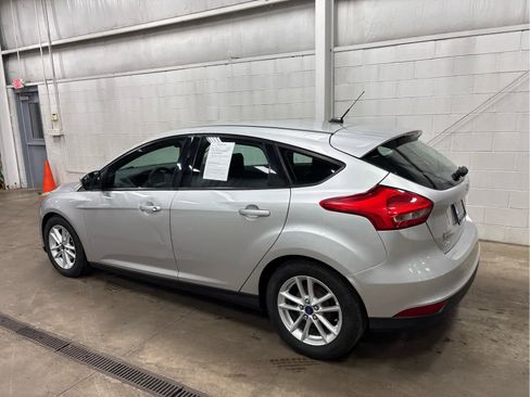 Used 2015 Ford Focus SE image 4