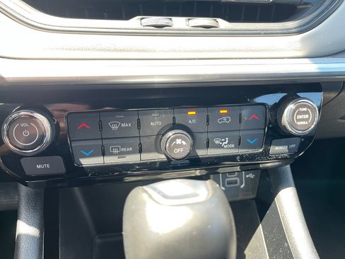 Certified 2025 Jeep Compass Limited AWD/4WD image 26