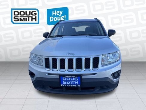 Used 2012 Jeep Compass Latitude AWD/4WD image 2