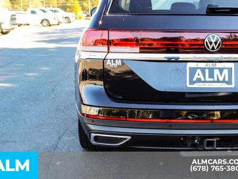 Used 2025 Volkswagen Atlas SE image 13