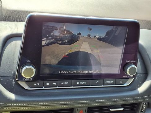 Used 2023 Nissan Rogue SV FWD image 6