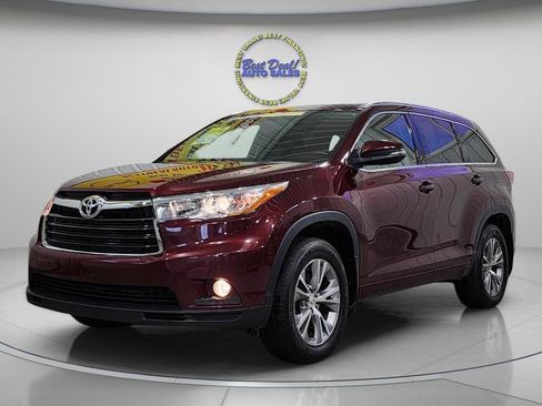Used 2015 Toyota Highlander XLE image 1