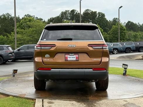 New 2026 Jeep Grand Cherokee L Limited w/ Luxury Tech Group II AWD/4WD image 6