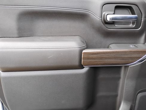 Used 2020 Chevrolet Silverado 1500 LT Trail Boss image 16