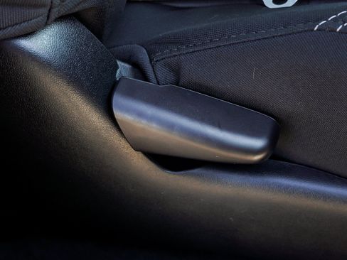 Certified 2023 Toyota Tacoma TRD Off-Road AWD/4WD image 25