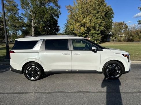 New 2026 Kia Carnival EX image 28