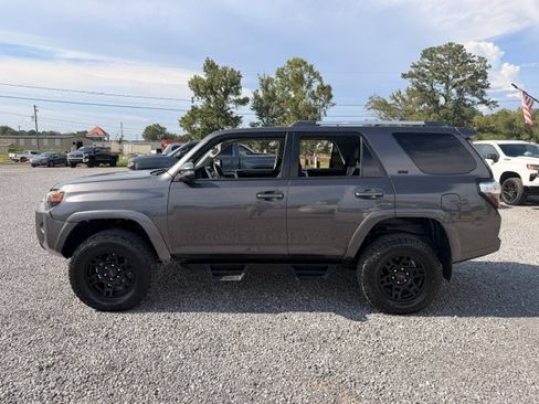 Used 2019 Toyota 4Runner SR5 Premium RWD image 2